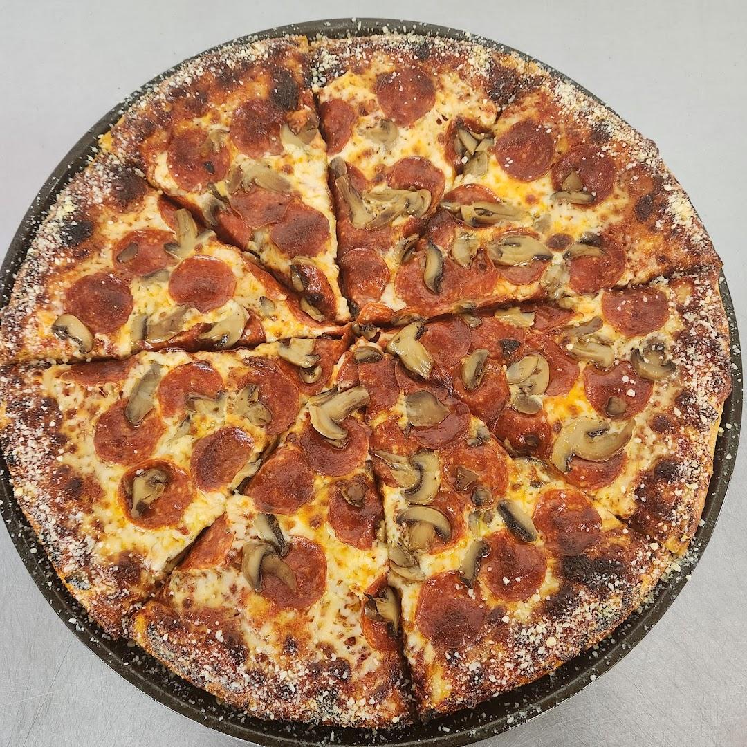 Tahquamenon Pizza
