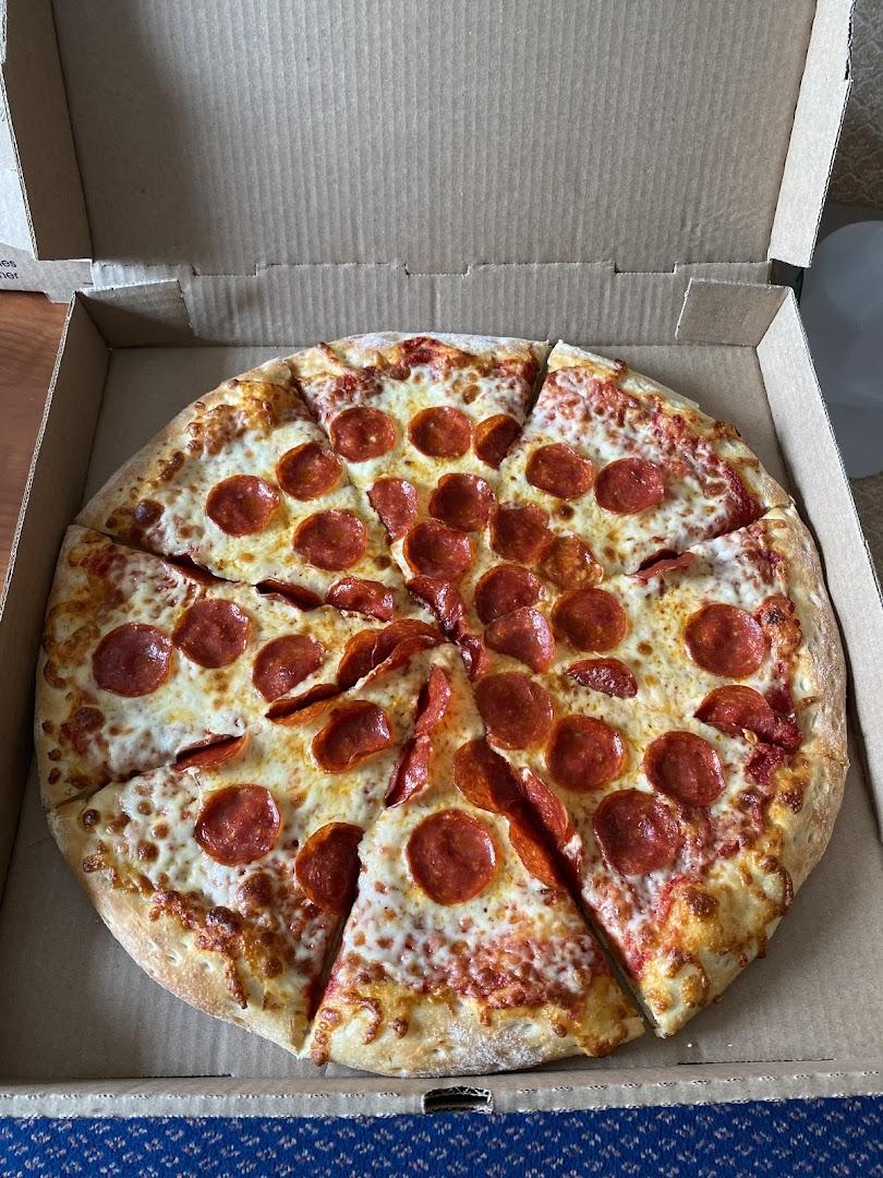 Tahquamenon Pizza